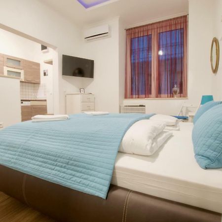 Standard Apartment By Hi5 -Baross Square Budapest Eksteriør bilde
