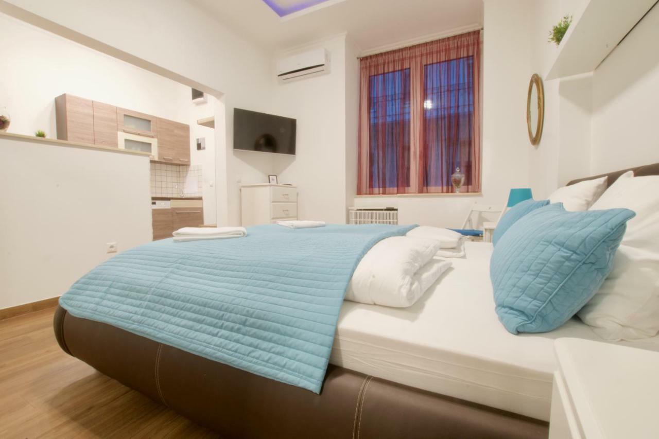 Standard Apartment By Hi5 -Baross Square Budapest Eksteriør bilde